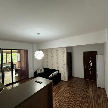 Rim1 Apartment Pitesti Luaran gambar