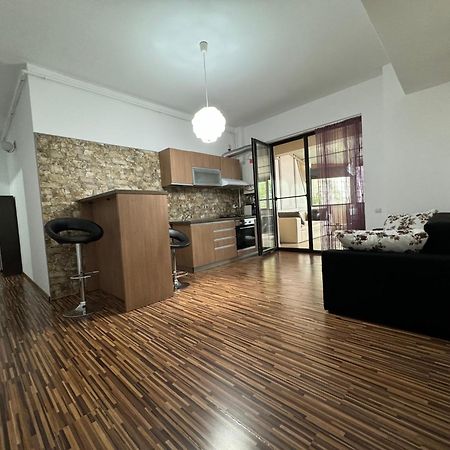 Rim1 Apartment Pitesti Luaran gambar