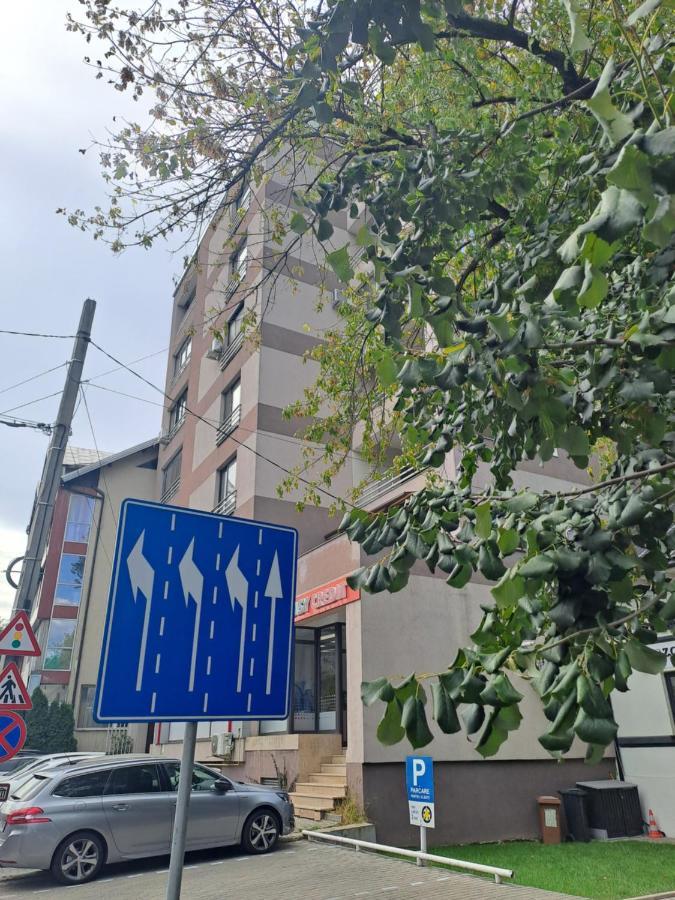 Rim1 Apartment Pitesti Luaran gambar