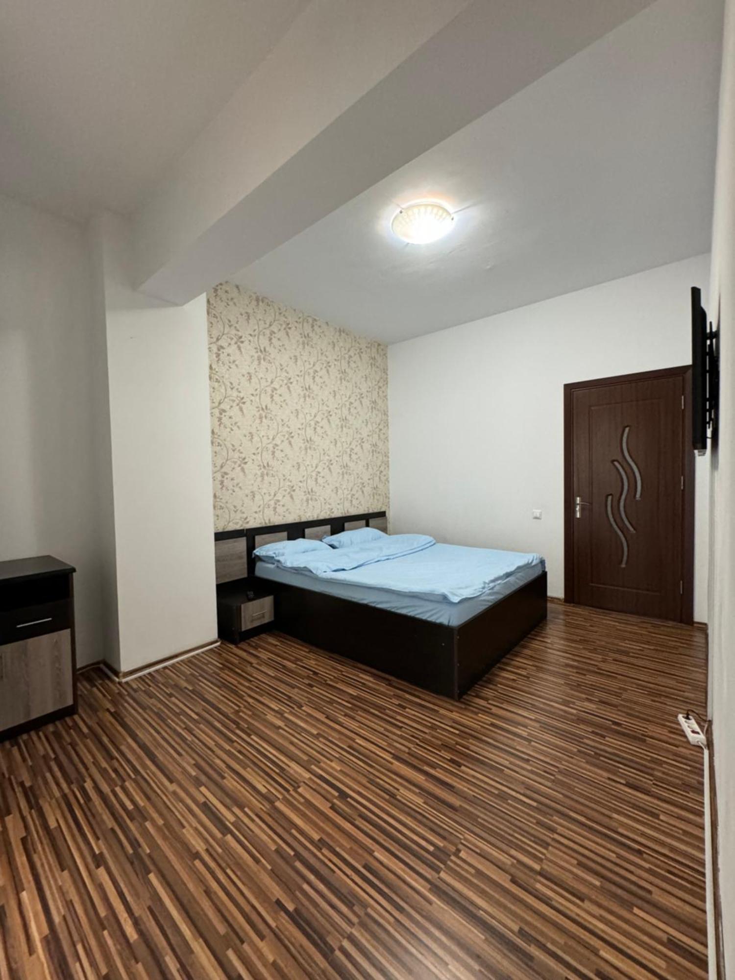 Rim1 Apartment Pitesti Luaran gambar