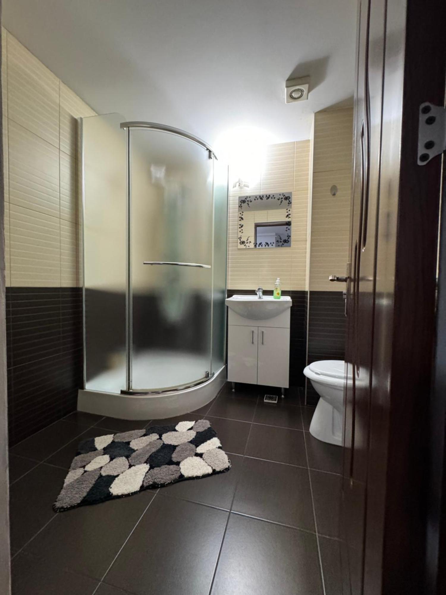 Rim1 Apartment Pitesti Luaran gambar
